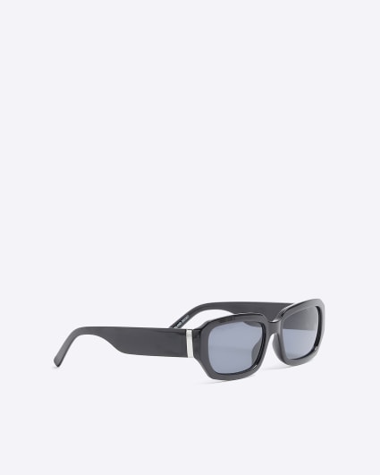 Black plastic rectangle sunglasses