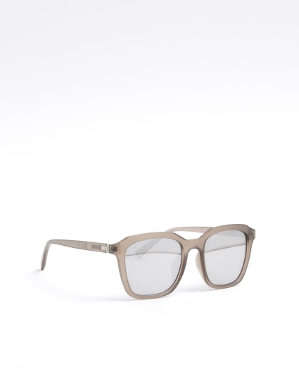Grey mirror lenses square sunglasses
