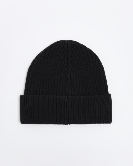 Black rib beanie hat