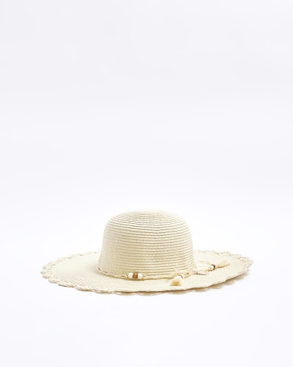 Beige straw beaded hat