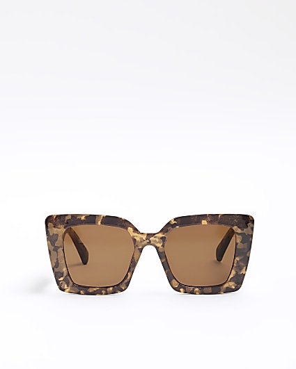 Brown tortoise oversized cat eye sunglasses