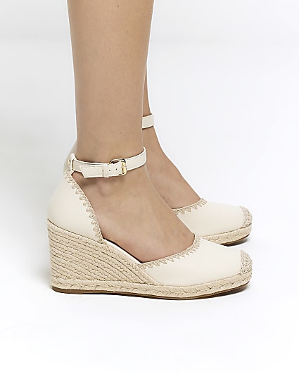 Cream colored best sale wedge sandals