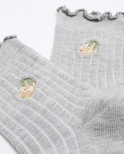 Grey embroidered flower ankle socks