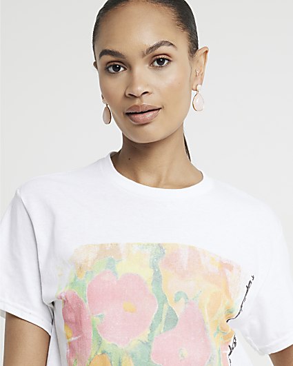 White floral graphic t-shirt