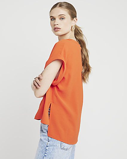 Red crepe turned cuff t-shirt
