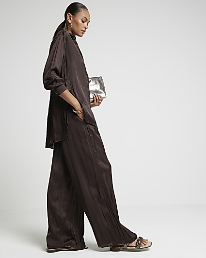 Brown satin crinkle trousers