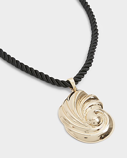 Gold shell rope necklace