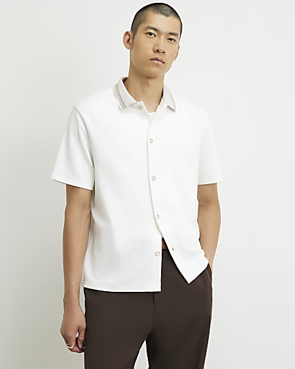 White Regular Fit Cotton Buttoned Shirt