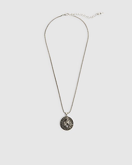 Silver Wolf Pendant On Chain Necklace