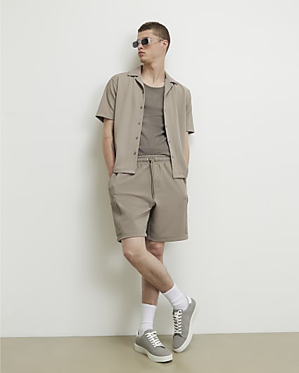 Beige Regular Fit Textured Cargo Shorts