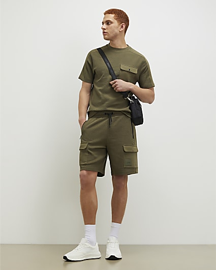 Khaki Regular Fit Textured Cargo Shorts