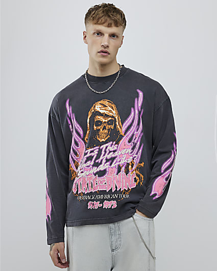 Black Grunge Divine Skull T-Shirt
