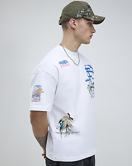 White Oversized Fit Japanese Graphics T-Shirt