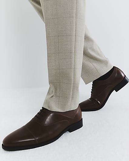 Brown Textured Oxford Shoes