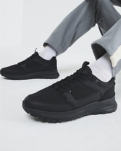 Black Runner Trainers