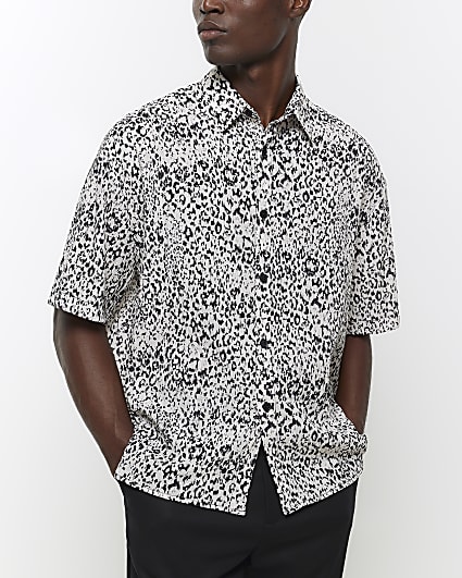 White boxy fit leopard print shirt