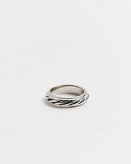 Silver colour band pinky ring