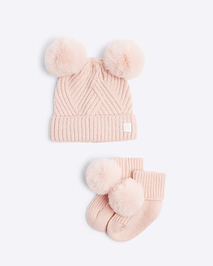 Baby girls pink knit booties and hat set