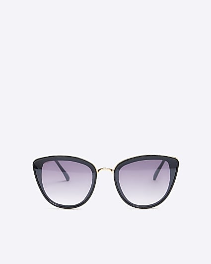 Black cat eye sunglasses