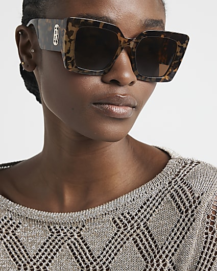 Brown tortoise oversized cat eye sunglasses