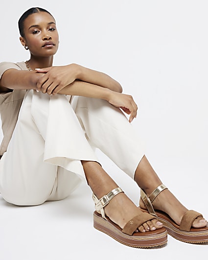 Brown strappy flatform sandals