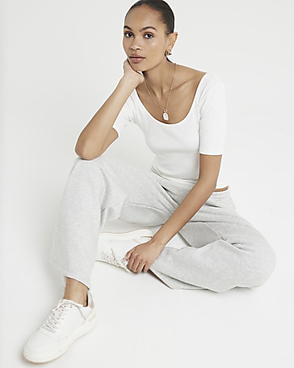 White ribbed scoop neck t-shirt