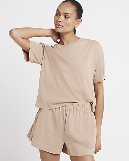 Beige t-shirt and shorts set