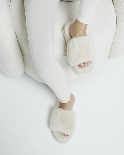 Cream faux fur open toe platform slippers