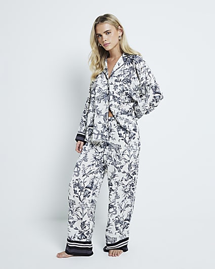 Petite Black Satin Toile Print Pyjamas Set