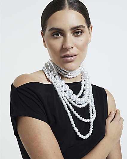 White pearl multirow necklace