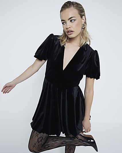 Black Short Sleeved Velvet V-Neck Mini Dress