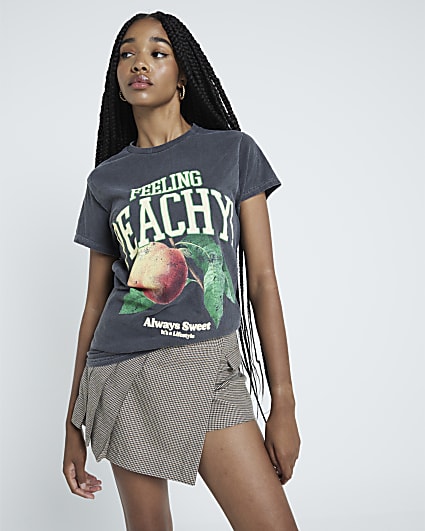 Grey Feeling Peachy Graphic T-shirt