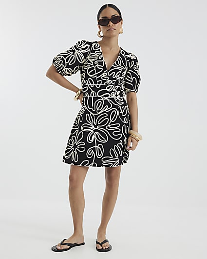 Petite Black Short Sleeve Floral Mini Dress