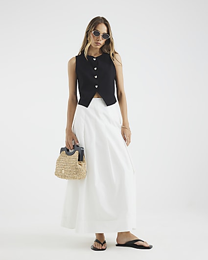 Black Sleeveless Cropped Waistcoat