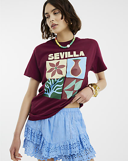 Red Sevilla Art Print T-Shirt