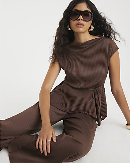 Brown Plisse Sleeveless Peplum Top