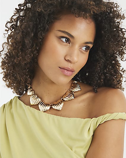 Gold Ridged Heart Collar Necklace