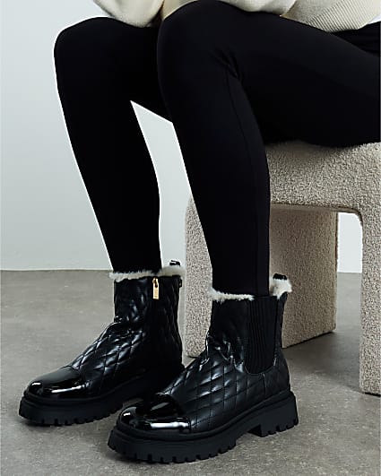 Black Faux Fur Lined Quilted Chelsea Boots