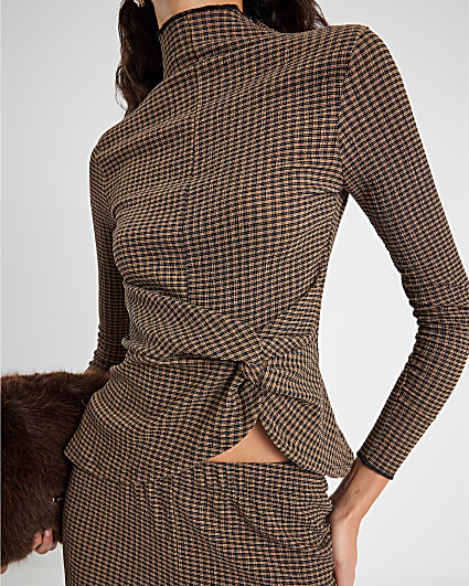 Brown Long Sleeve Twist Side Check Top