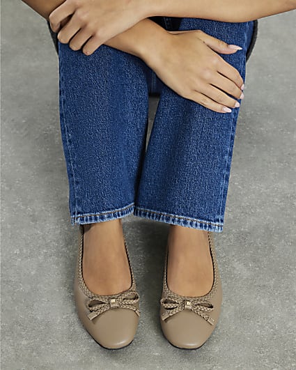 Beige Bow Ballet Pumps
