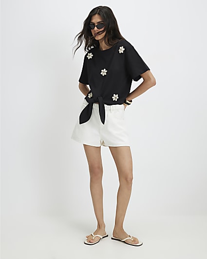Black Cotton Flower Shell Knot Front T-Shirt