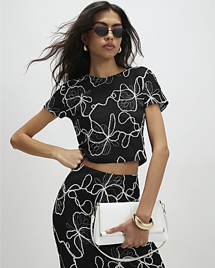 Black Short Sleeve Embroidered T-Shirt