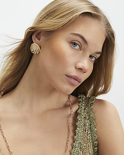 Gold ridge stud earrings