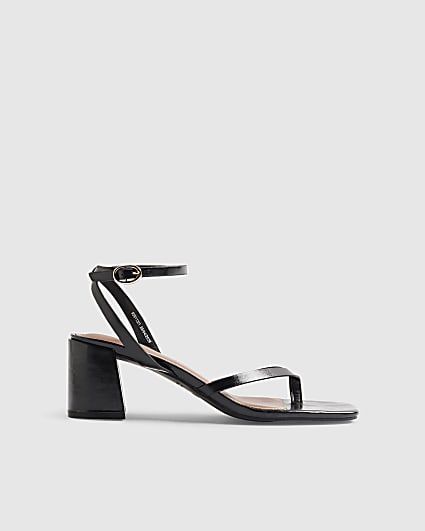 Black Block Heel Toe Thong Sandals