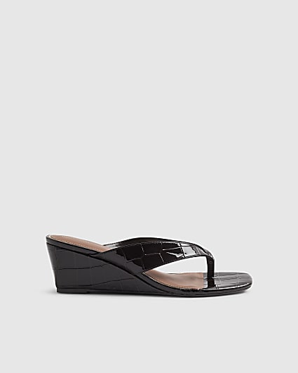 Brown Weave Toe Thong Croc Wedges
