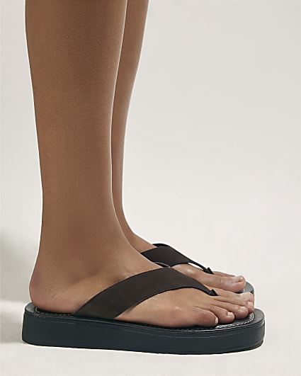 Brown Leather Flatform Toe Thong Sandals