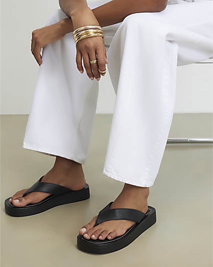 Black Leather Flatform Toe Thong Sandals