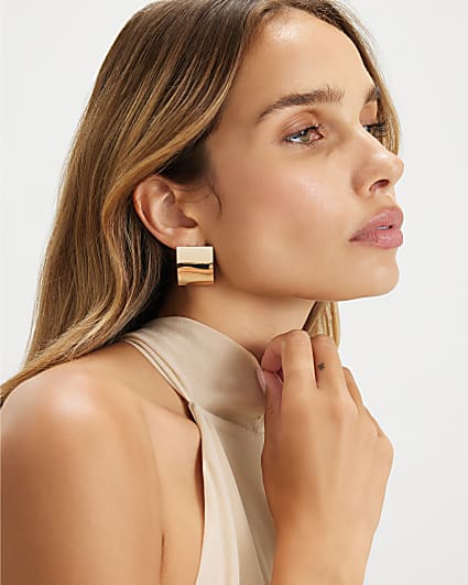 Gold Curved Rectangle Stud Earrings