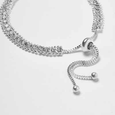 Silberfarbenes Armband