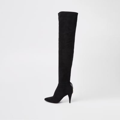 Schwarze Overknee-Stiefel zum Schnüren
